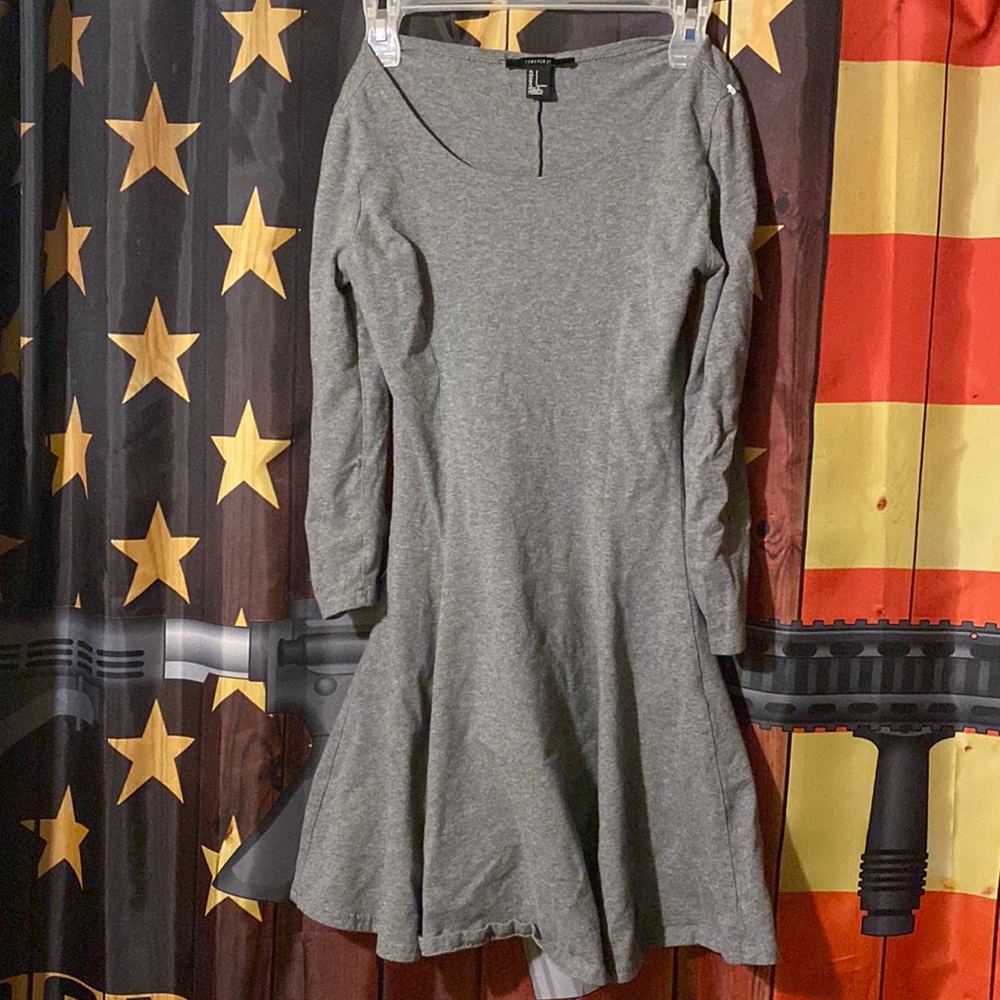 I bought this dress from someone and I tried it on and it didn’t not fit me.